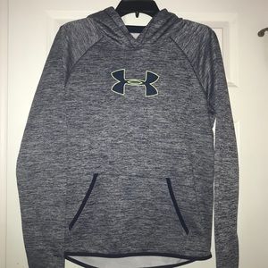 NWOT Women’s Under Armour Sweatshirt